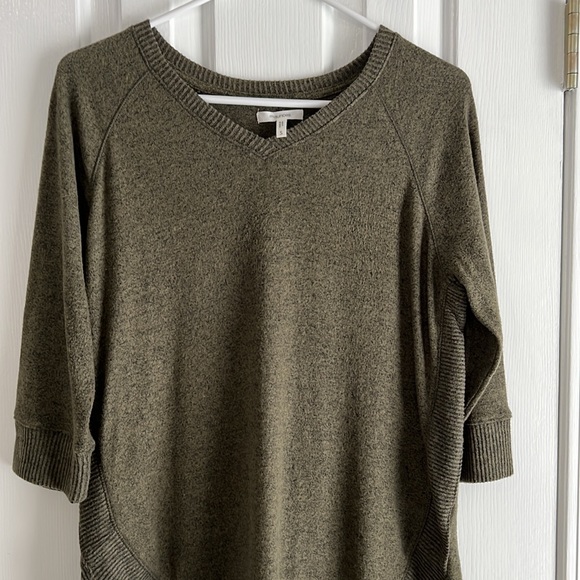 Maurice’s Cozy Top - Picture 2 of 5